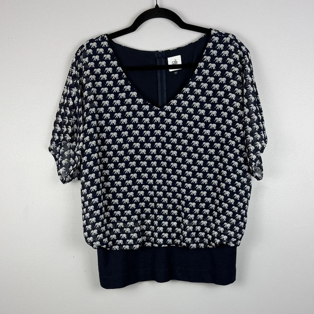 CAbi Parade Chic Blue White Elephant Print V-Neck Cap Sleeves Medium Blouse - Picture 2 of 12